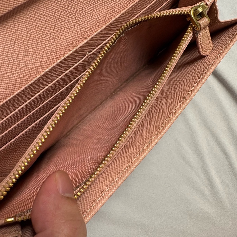 PRADA Pink Wallet 🪪 - Picture 9 of 12